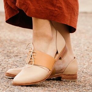 Fortress of Inca | Carmen Cut Out Flat Lace Up Oxford in Cream and Scotch